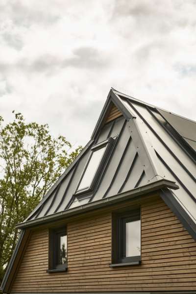 Ansprechende Mix aus Holz und Stahlprofilen, Im Ziek 1, 27374 Visselhövede